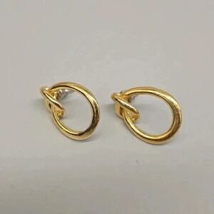 #423 Vintage gold tone Earring